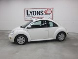 White Volkswagen New Beetle in 2000