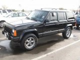 1996 Jeep Cherokee Classic 4x4 Front 3/4 View