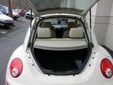 2008 Volkswagen New Beetle SE Coupe Trunk