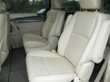 2010 Volkswagen Routan SE Ceylon Beige Interior
