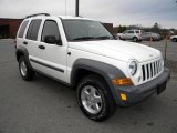 2005 Jeep Liberty CRD Sport 4x4 Front 3/4 View