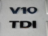 2004 Volkswagen Touareg V10 TDI Marks and Logos
