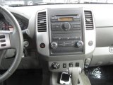 2010 Nissan Frontier SE Crew Cab 4x4 Controls