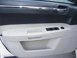 2007 Chrysler 300 Touring Door Panel