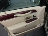 2004 Lincoln Town Car Signature Door Panel