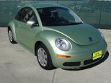 2010 Gecko Green Metallic Volkswagen New Beetle 2.5 Coupe #41423518