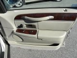 2007 Lincoln Town Car Signature Door Panel