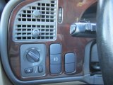 2001 Saab 9-5 SE Sedan Controls