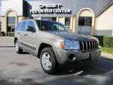 2005 Light Khaki Metallic Jeep Grand Cherokee Laredo #41534463