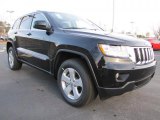 2011 Jeep Grand Cherokee Laredo X Package Front 3/4 View