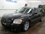 2005 Brilliant Black Crystal Pearl Dodge Magnum R/T #42518200