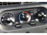 2002 Nissan Xterra XE V6 SC 4x4 Controls