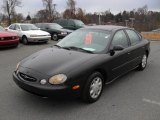 1998 Ford Taurus SE Front 3/4 View