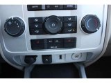 2010 Mercury Mariner I4 Premier 4WD Controls