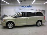 2011 Chrysler Town & Country Touring - L