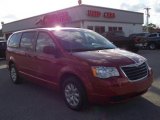 2008 Inferno Red Crystal Pearlcoat Chrysler Town & Country LX #4276101