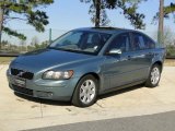 2004 Volvo S40 T5 Data, Info and Specs