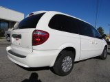 Stone White Chrysler Town & Country in 2007