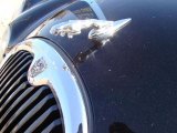 2004 Jaguar S-Type 3.0 Marks and Logos