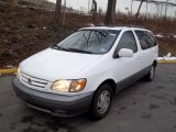 2002 Toyota Sienna Super White