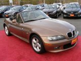 2001 BMW Z3 2.5i Roadster Front 3/4 View