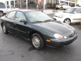1998 Ford Taurus SE Front 3/4 View
