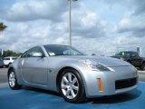 2003 Nissan 350Z Coupe Front 3/4 View