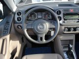 2011 Volkswagen Tiguan S Dashboard