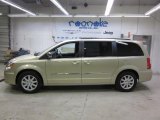 2011 Chrysler Town & Country Touring - L