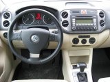 2009 Volkswagen Tiguan SE 4Motion Dashboard