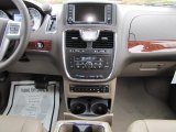 2011 Chrysler Town & Country Limited Dashboard