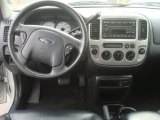 2004 Ford Escape Limited 4WD Dashboard