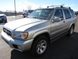 2002 Nissan Pathfinder LE 4x4 Data, Info and Specs