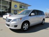 2010 Volkswagen Routan SE