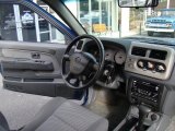 2001 Nissan Frontier SE V6 Crew Cab Gray Interior