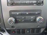 2009 Nissan Titan XE Crew Cab Controls