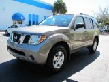 2007 Nissan Pathfinder S Front 3/4 View