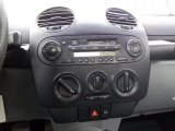 1999 Volkswagen New Beetle GLS Coupe Controls