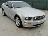 2008 Brilliant Silver Metallic Ford Mustang GT Deluxe Coupe #45690025