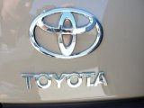 2011 Toyota FJ Cruiser 4WD Marks and Logos