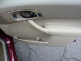 2007 Ford Focus ZXW SE Wagon Door Panel