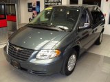 2006 Magnesium Pearl Chrysler Town & Country  #46183849