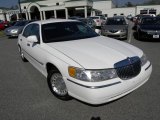2000 Vibrant White Lincoln Town Car Executive #46183542