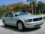 2008 Brilliant Silver Metallic Ford Mustang V6 Deluxe Convertible #441592