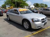 2006 Bright Silver Metallic Dodge Magnum SE #46244650