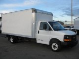 2004 White GMC Savana Cutaway 3500 Commercial Moving Truck #46243736