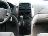 2008 Toyota Sienna LE Dashboard