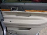 2010 Lincoln MKT AWD EcoBoost Door Panel