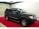 2010 Nissan Pathfinder LE