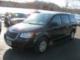 2008 Brilliant Black Crystal Pearlcoat Chrysler Town & Country LX #46456126